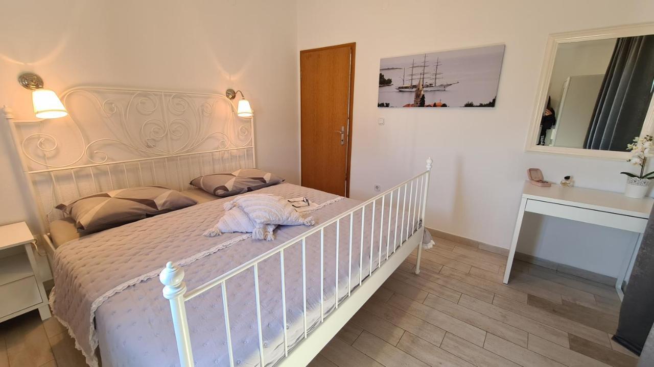 אורביץ Apartments By The Sea Mokalo, Peljesac - 10201 מראה חיצוני תמונה